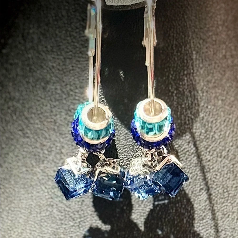 Elegant Blue Charm Bracelet Set - Picture 7 of 8